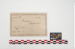 Etikett zu Eisenhiebmesser (NHMW-PRAE-025280)